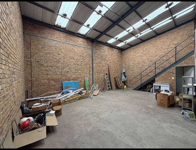 154M² WAREHOUSE TO LET IN CHLOORKOP